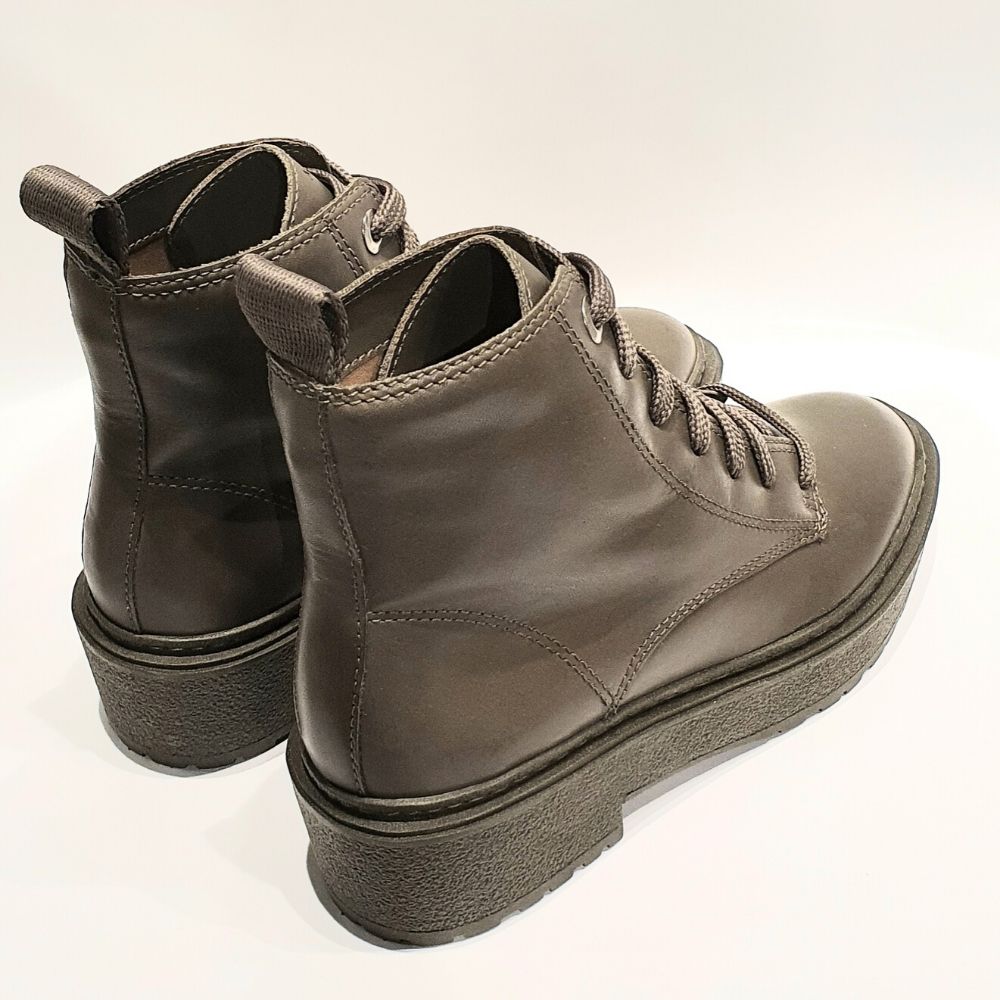 bota verde militar arezzo